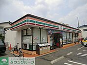 セブンイレブン 徒歩10分。コンビニ 750m