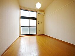 レオパレステン 1階1Kのリビング/ダイニング