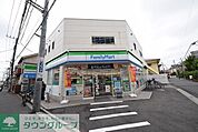 ファミリーマートひばりヶ丘駅東店 徒歩7分。コンビニ 560m