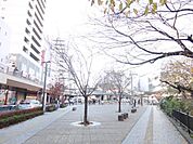 駅前 200m