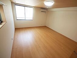 フラット宮本町 302 3階1Kのリビング/ダイニング