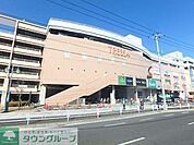 トレッサ横浜 徒歩5分。 330m