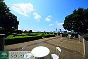 山手イタリア山庭園 徒歩23分。 1810m