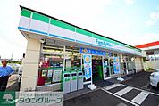 ファミリーマート泉かまくらみち店 徒歩12分。コンビニ 910m