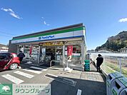 ファミリーマート 横浜舞岡町店 徒歩11分。 810m