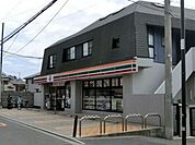 セブンイレブン鎌倉稲村ガ崎店 徒歩9分。コンビニ 650m