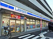 ローソン藤沢駅北口店 124m