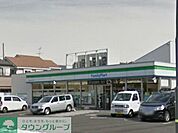 ファミリーマート藤沢石川二丁目店 徒歩9分。コンビニ 680m
