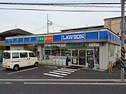 ローソン鎌倉山崎店 徒歩6分。コンビニ 450m