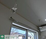 雨の日も安心、便利な室内物干し