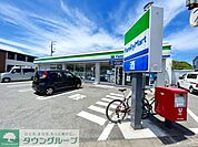 ファミリーマート湘南松尾店 徒歩7分。 540m