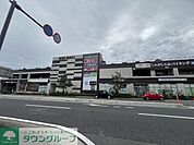 ライズモール戸塚 徒歩4分。★★食品のあおば・薬局のクリエイト・百円均一のダイソー・食事のしゃぶ葉などが入った複合施設です★★ 270m