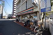 セブンイレブン川越南大塚駅南口店 241m