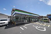 ファミリーマート狭山祇園店 589m