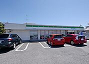 ファミリーマート所沢東新井町店 徒歩4分。コンビニ 310m