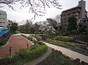 大横川親水公園 387m