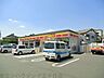 周辺：デイリーヤマザキ足立江北1丁目店 徒歩14分。コンビニ 1050m