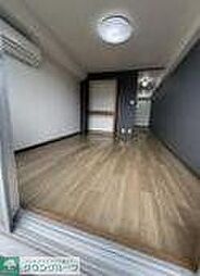 プラーズ関原 3階ワンルームのリビング/ダイニング