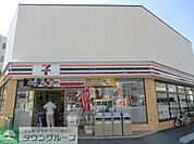 セブンイレブン 徒歩5分。コンビニ 380m