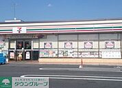 セブンイレブン 徒歩6分。コンビニ 430m