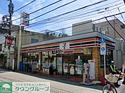 セブンイレブン 徒歩5分。コンビニ 360m
