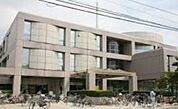 世田谷区立中央図書館 860m