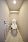 ★洗浄機付きの洋式トイレです★