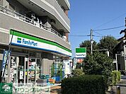 ファミリーマート 弦巻一丁目店 徒歩5分。 390m