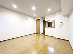 パルフェアリー 202 2階ワンルームのリビング/ダイニング