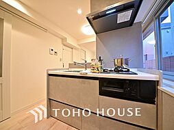 [キッチン] シンプルな部屋の雰囲気に溶け合うナチュラルキッチン