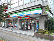 ファミリーマート 板橋赤塚新町三丁目店まで220ｍ