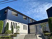 ★自然の緑と、建物の2色のカラーが美しい建物です★
