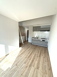 ガレージハウス　アヴァンティ 102