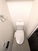 多機能便座付きのトイレ♪