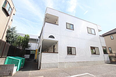 外観：★落ち着いた住環境　2階建てマンションタイプ★