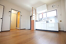 キャッスル並木 303 3階2DKのリビング/ダイニング