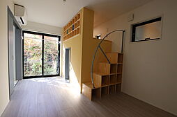 ウェル・ホワイト 102 1階1Kのリビング/ダイニング