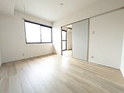 南側洋室6帖　南向きのお部屋です♪