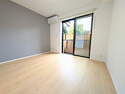 ヘリオス芝山 102 1階1Kのリビング/ダイニング