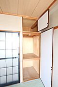 和室に押入れあり★