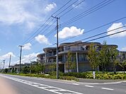 流山市立おおたかの森小学校まで1300ｍ