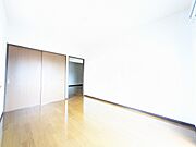 明るい印象のお部屋です