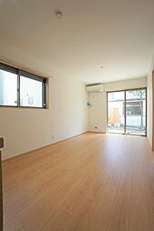 谷津フラット 102 1階1LDKのリビング/ダイニング