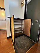 玄関の下駄箱収納
