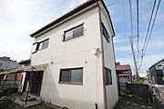 閑静な住宅街に立地