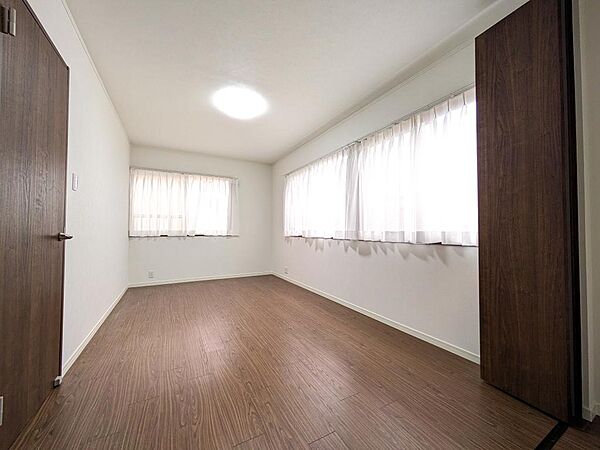 洋室を拡大表示