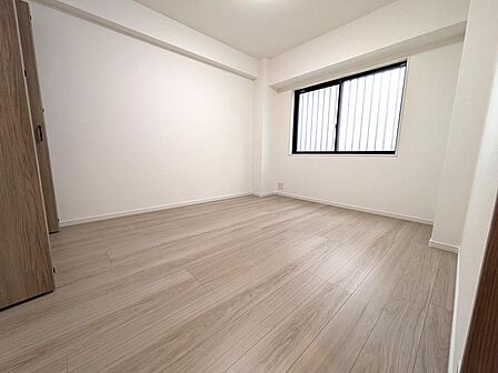 空間を無駄なくフル活用!在宅ワークや子ども部屋に最適なコンパクトな洋室。(4.6帖洋室)