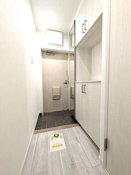 玄関を拡大表示