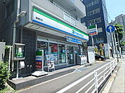 ファミリーマート 鶴屋町店まで90ｍ