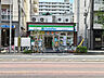 周辺：ファミリーマート 横浜吉野町駅西店まで80ｍ